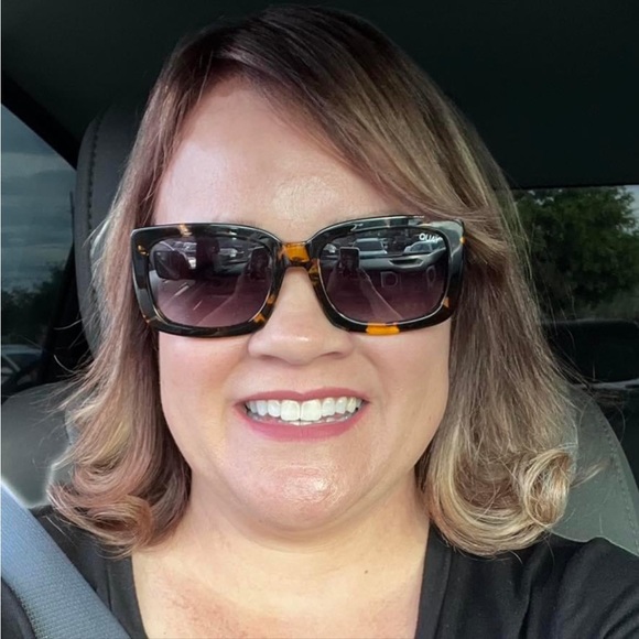 Meet your Posher, Tara - Picture 2 of 2